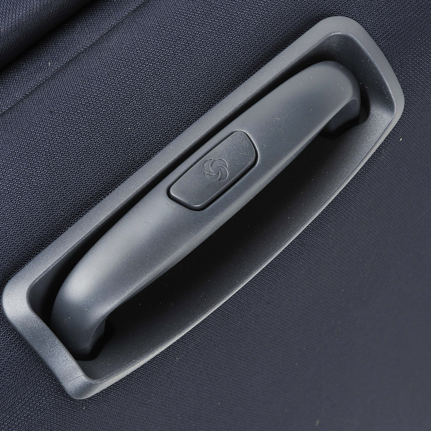 Чемодан на колесах Samsonite Base Boost