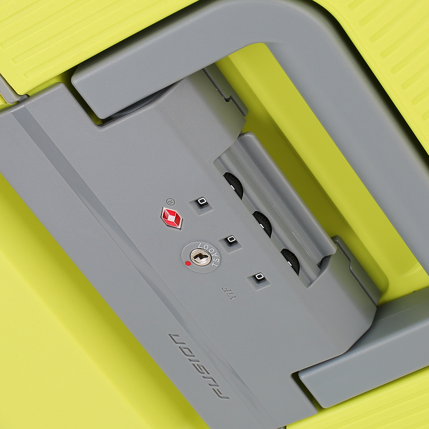 Чемодан на колесах Echolac Fusion