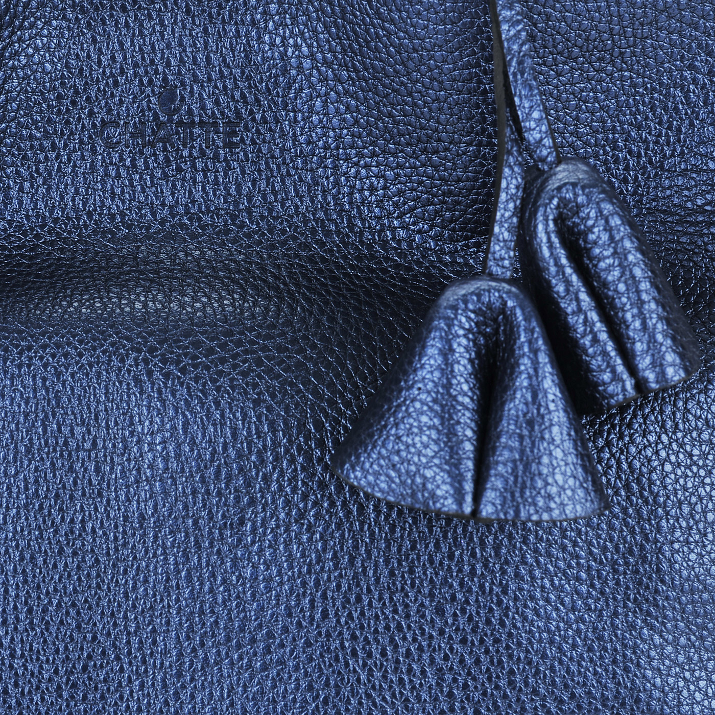 Женская сумка из металлизированной синей кожи Chatte 