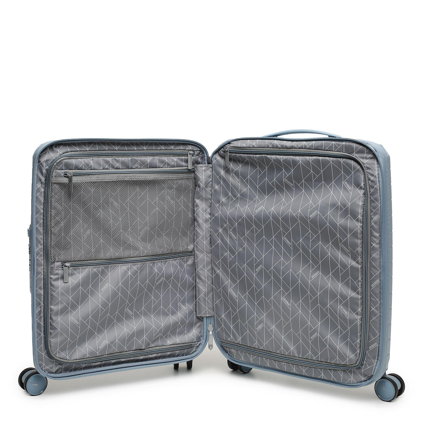 Чемодан на колесах American Tourister Fastforward