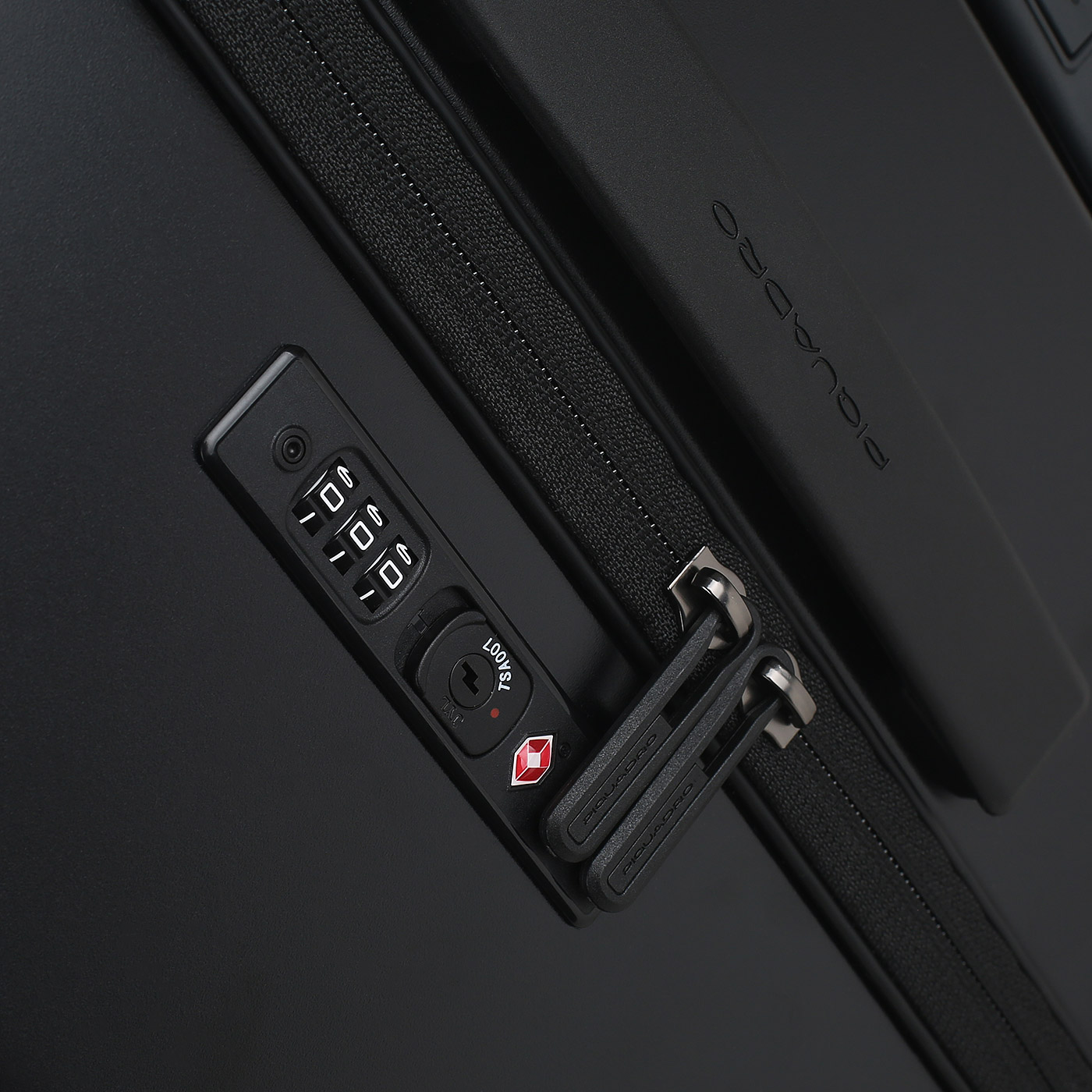 Чемодан на колесах Piquadro PQ Light