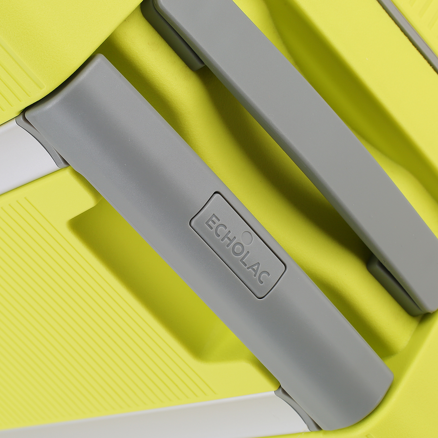 Чемодан на колесах Echolac Fusion