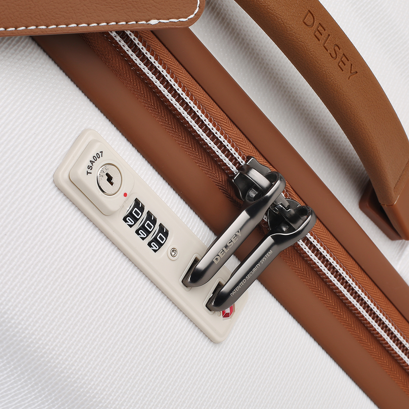 Чемодан очень большой XL из поликарбоната Delsey Chatelet Air