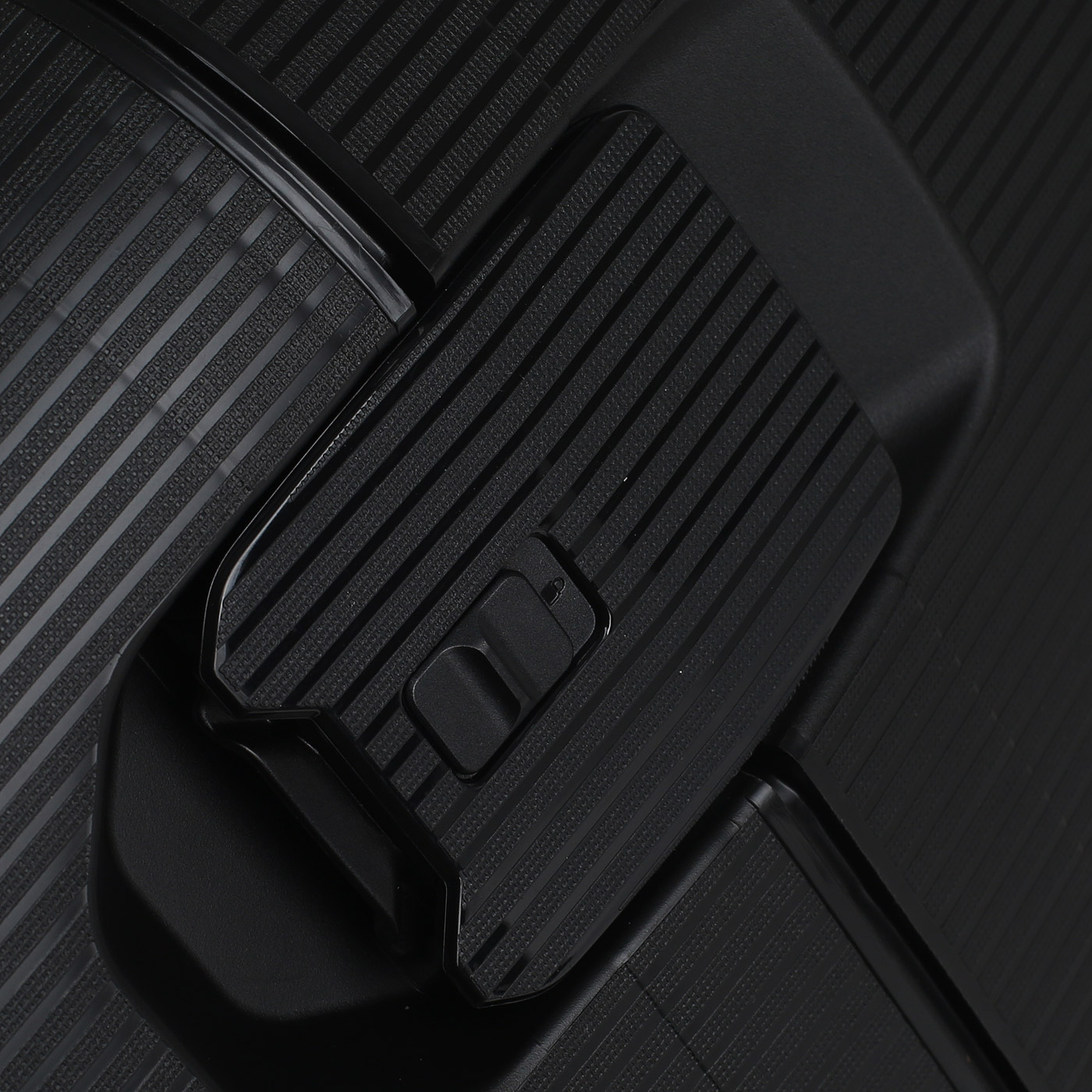 Чемодан очень большой XL из полипропилена с кодовым замком Samsonite Magnum ECO